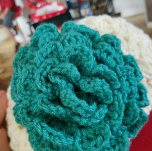 Adorable bonnets with flowers